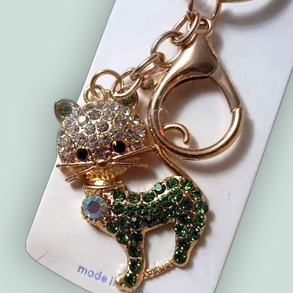 NWT Gold Tone GREEN Rhinestone Cat Keychain Purse Charm Clip Car House Feline